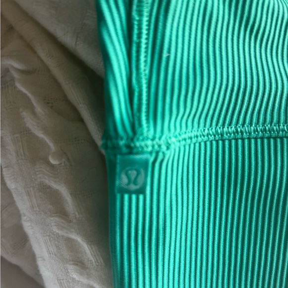 Power Pivot Tank - Picture 1 of 2